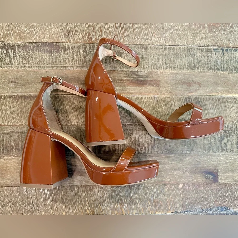 Circus by Sam Edelman Jardine Brown Block Heel Sandals - Picture 7 of 10